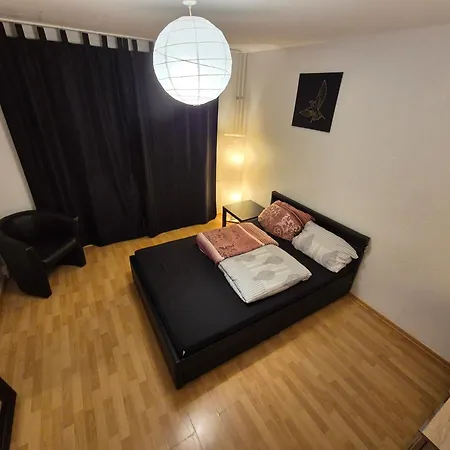 Schoene 3 Schlafzimmer Mit 4 Dopplbetten * Berlin