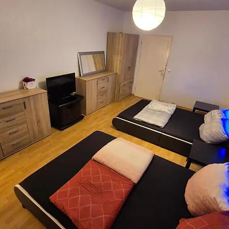Schoene 3 Schlafzimmer Mit 4 Dopplbetten * Berlin