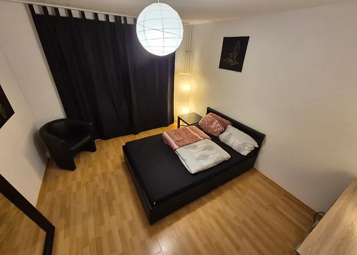 Schoene 3 Schlafzimmer Mit 4 Dopplbetten * Berlin