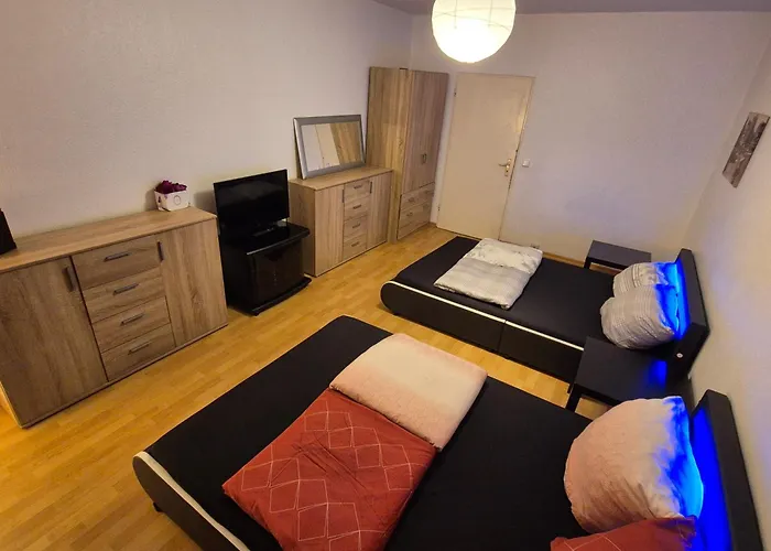 Schoene 3 Schlafzimmer Mit 4 Dopplbetten * Berlin