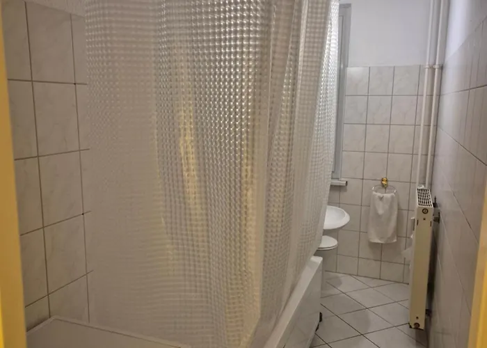 Schoene 3 Schlafzimmer Mit 4 Dopplbetten Lägenhet Berlin